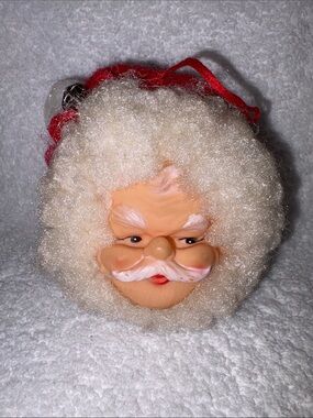 Source Unknown vintage Cream and Red Santa Face Holiday Ornament